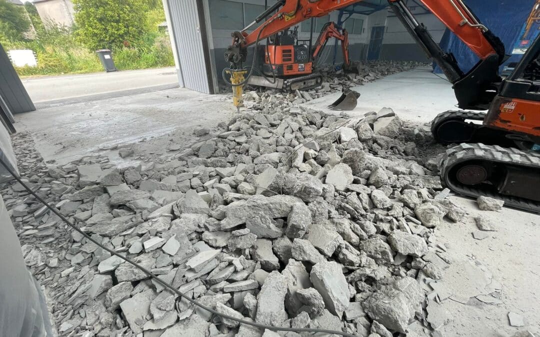 Démolition d’une ancienne dalle et préparation pour la nouvelle au bon niveau à Saint‑Pol‑de‑Léon