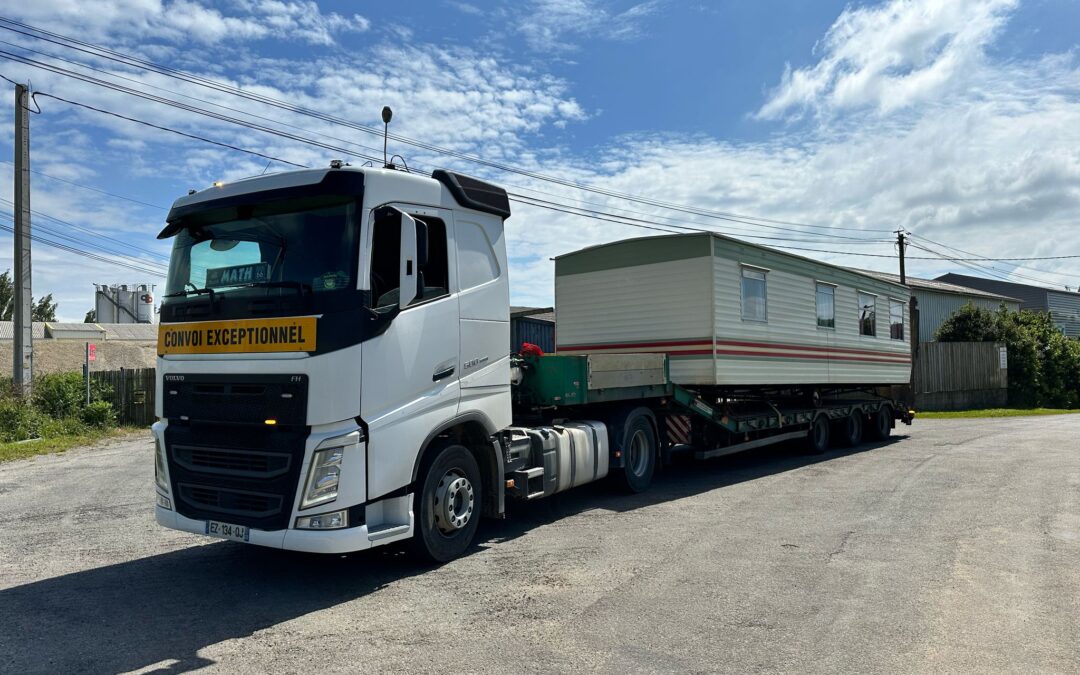 Transport d&rsquo;algeco et bungalow de chantier