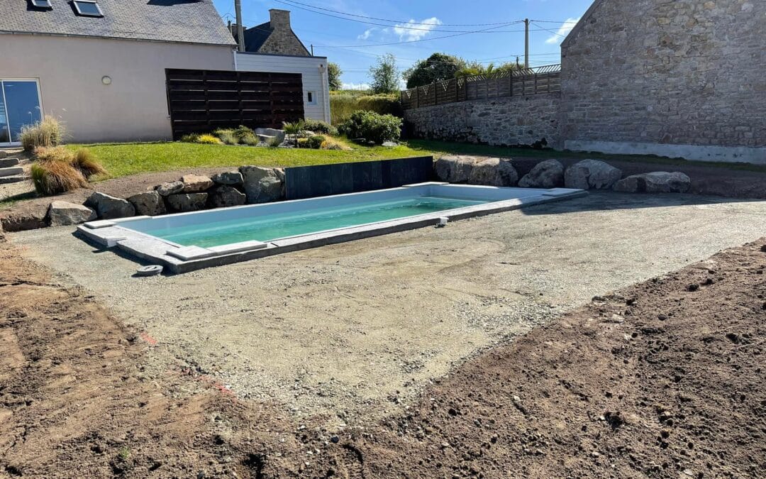 Aménagement autour d’une piscine à Plouescat