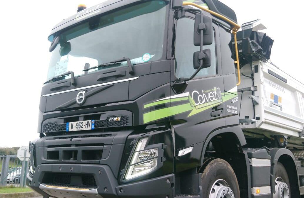 Volvo 8×4 bi benne de 460ch – Polyvalence et puissance chez Calvez TP