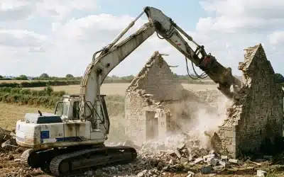 Prix démolition maison et bâtiment dans le Finistère : tarifs au m²